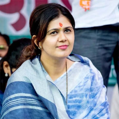 टीका करणारे सोबत, ही देवाचीच किमया