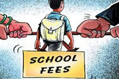 खासगी शाळांत पुस्तके, गणवेशाच्या सक्तीने पालक त्रस्त