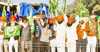 दिल्लीकडे जाणाऱ्या शेतकऱ्यांना रोखले, इंटरनेट सेवा बंद करण्याचे आदेश