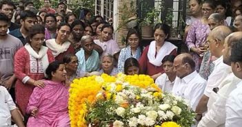 शरद पवारांनी घेतले संतोष जगदाळे यांच्या पार्थिवाचे अंत्यदर्शन