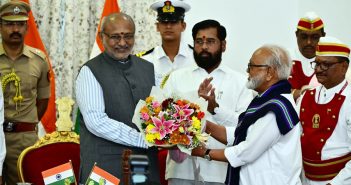 छगन भुजबळ यांनी घेतली मंत्री पदाची शपथ