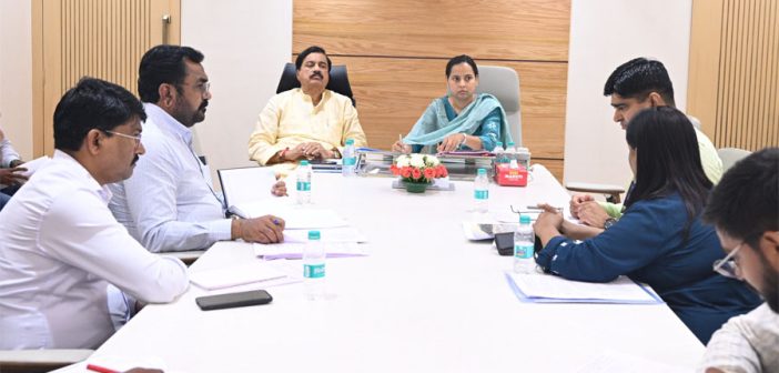 मौजे दिघी कोळीवाडा येथील मच्छिमार जेट्टीचे बांधकाम कालमर्यादेत पूर्ण करा – आदिती तटकरे