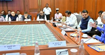 प्लास्टर ऑफ पॅरिसच्या गणेशमूर्तींच्या विसर्जनासंदर्भात धोरण सादर करावे – मुख्यमंत्री