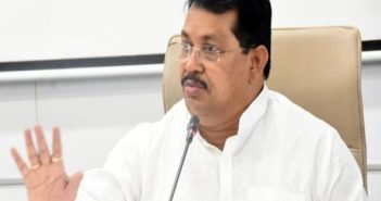 राज्य कर्जबाजारी असताना चांदीच्या ताटात जेवणावळी झोडण्याची आवश्यकता का? – वडेट्टीवार
