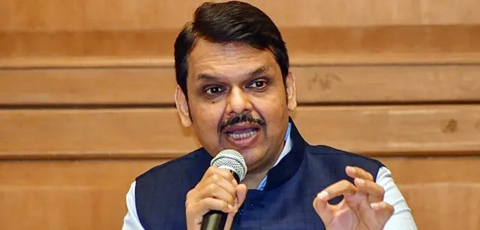 मराठी माणूस वैश्विक, संकुचित विचार शोभत नाही…!