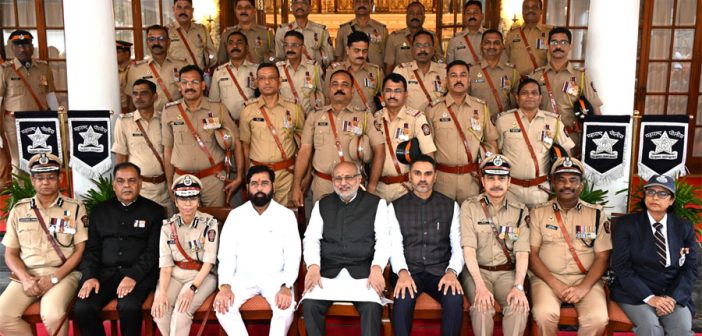 राज्यपालांच्या हस्ते १०६ पोलीस अधिकारी, अंमलदार यांना राष्ट्रपती पोलीस पदक प्रदान