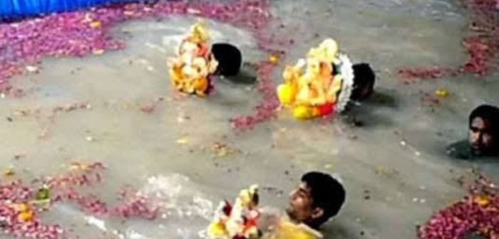 गणपती विसर्जनसाठी मुंबई महापालिकेने मुंबईत तयार केले २८८ कृत्रिम तलाव