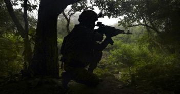 कुलगाममध्ये दहशतवाद्यांशी दुसऱ्या दिवशीही चकमक सुरू