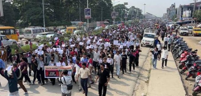 नेपाळमध्ये राहणाऱ्या भारतीयांसाठी हेल्पलाइन जारी; विमानसेवा बंद, सीमेवर सतर्कता