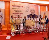 खादी इंडिया व एसबीआयचा स्वदेशी रुपे गिफ्ट कार्डचा केला शुभारंभ