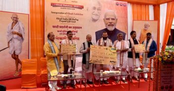 खादी इंडिया व एसबीआयचा स्वदेशी रुपे गिफ्ट कार्डचा केला शुभारंभ
