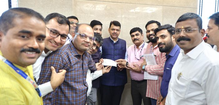 आपत्तीग्रस्त व पुरग्रस्त शेतकऱ्यांना दिलासा देण्यासाठी आमदारांच्या स्वीय सहाय्यकांचा पुढाकार….!