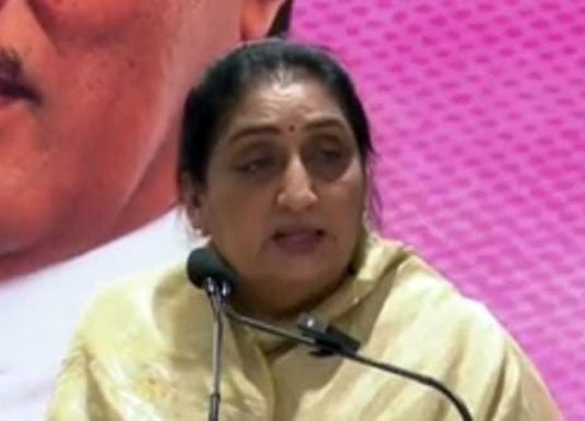 सर्व समाजाला सोबत घेऊन आपण पुढे जाणार – सुनेत्रा पवार