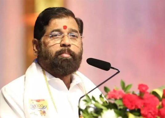 ना.एकनाथ शिंदे : संघर्षातून घडलेले नेतृत्व, निर्णयातून घडवलेले राजकारण