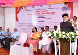 नियोजित पत्रकार भवनात स्पर्धा परीक्षा मार्गदर्शन केंद्रही सुरू व्हावे – पालकमंत्री