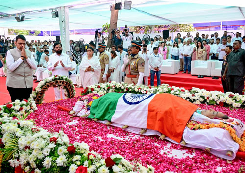 ‘स्वरसम्राज्ञी’ अनंतात विलीन