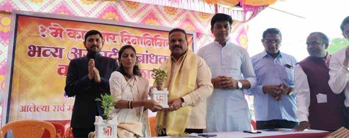 येत नसेल तर मराठी शिका पण महाराष्ट्रात मराठीतच बोललं पाहिजे – भाजप नेते माजी नरेंद्र पवार