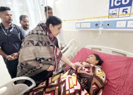 मृत वारकऱ्यांच्या वारसांना पाच लाखांची मदत