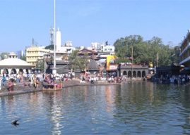नाशिकच्या रामकुंड परिसरात पाच जण बुडाले, एकाचा दुर्दैवी मृत्यू
